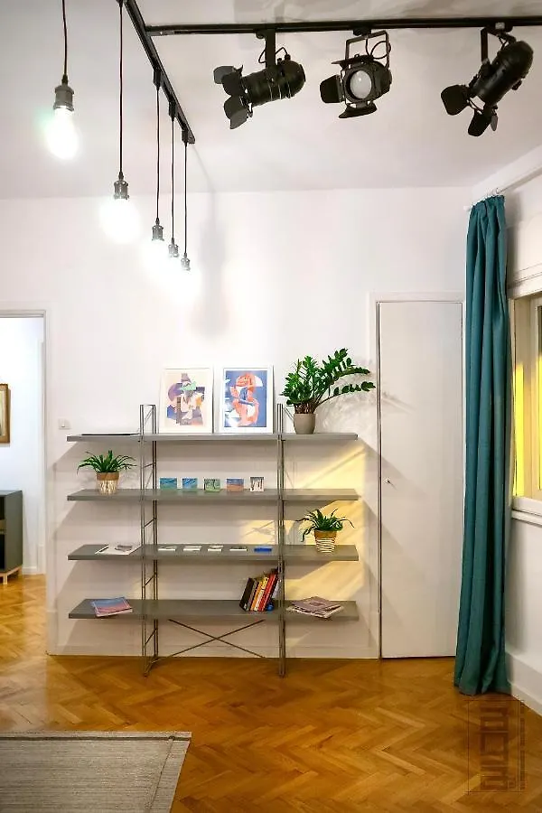 Apartment S Q U A Re Palace Gallery//Apartment Bucharest Romania