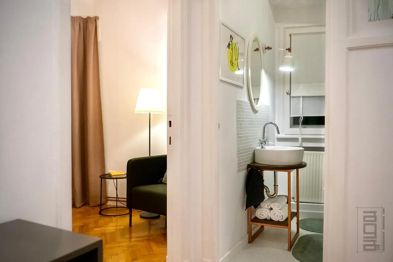 Apartment S Q U A Re Palace Gallery//Apartment Bucharest