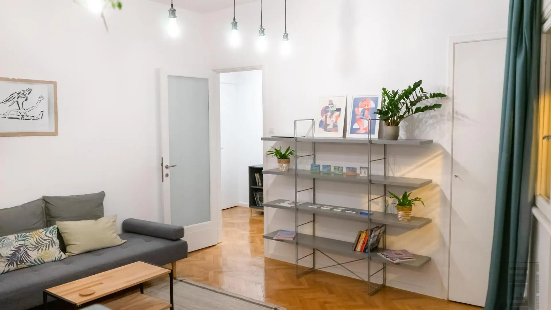 S Q U A Re Palace Gallery//Apartment Bucharest 0*,  Romania